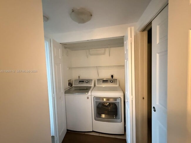 Building Photo - 2360 E Preserve Way