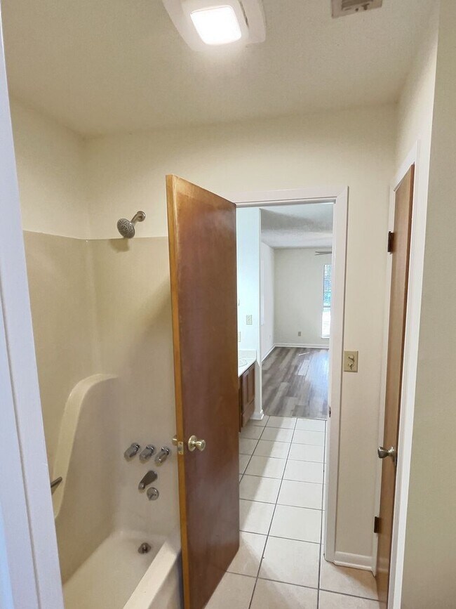 Building Photo - 9216 Pointe Aux Chenes Rd