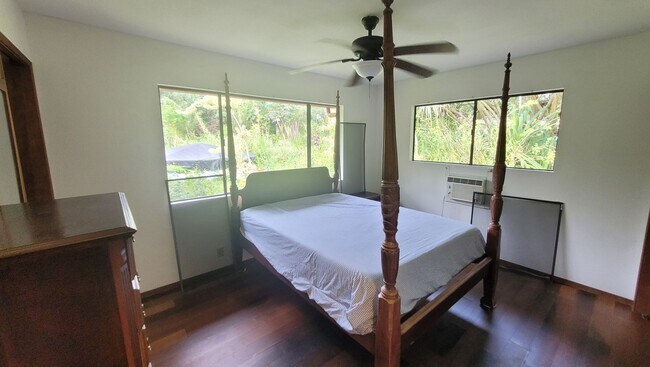 Building Photo - 15-1876 19th Ave