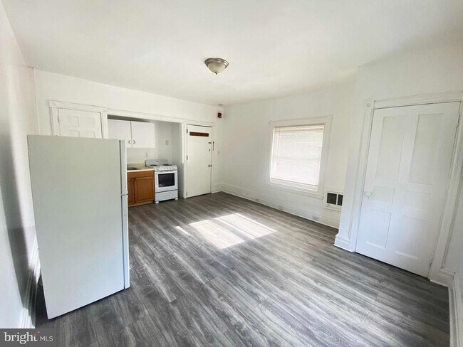 Primary Photo - 4635 Leiper St