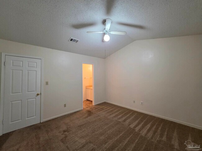 Building Photo - 3041 Belle Meade Dr