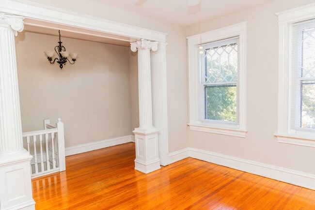 Building Photo - 2205 Floyd Ave