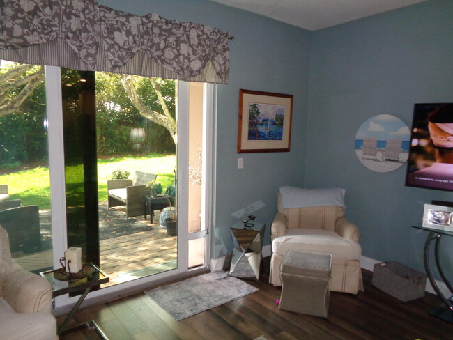 Building Photo - 2626 Webb Ave