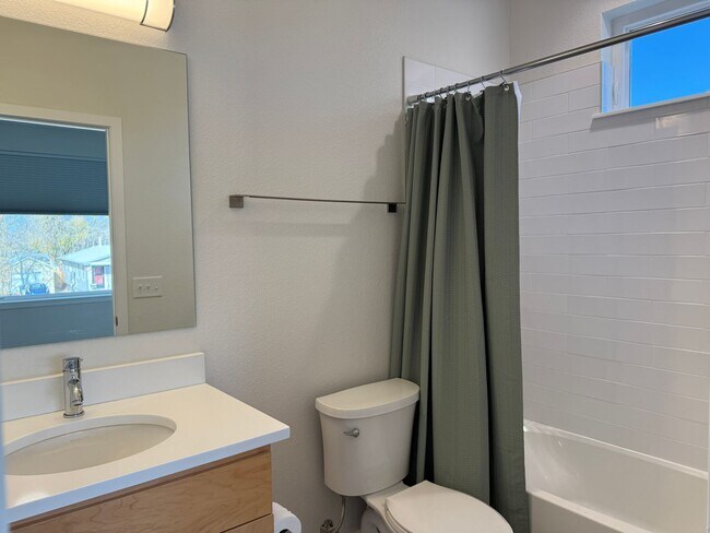 Building Photo - 2 Bed 3 bath 2 car townhome in OldTown Lafayette