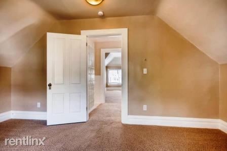 Building Photo - 1346 N Williams St