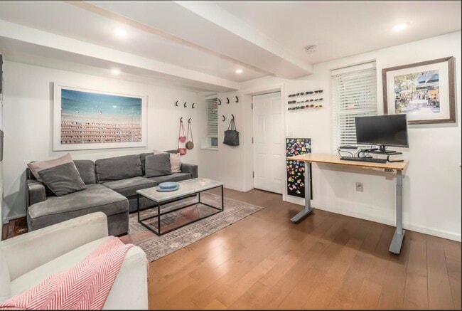 Building Photo - 226 1st St