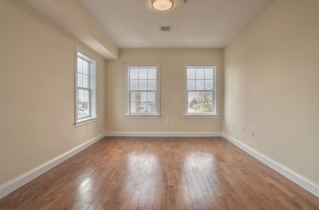 Building Photo - 4401 BERGENLINE Ave