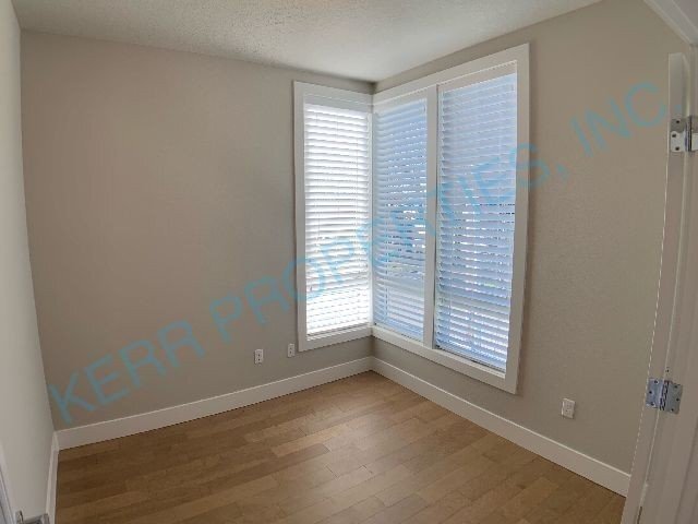 Building Photo - Spacious 3-Bed, 2.5-Bath Gem in Vibrant SE...