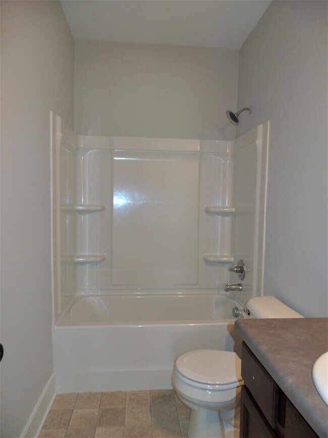 Building Photo - Home for rent in Odenville... Available to...