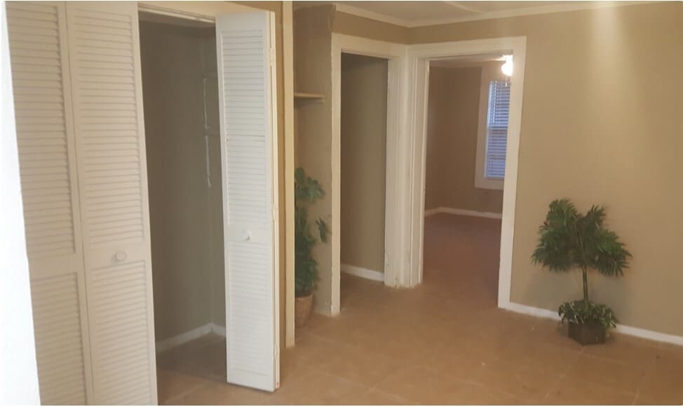 Building Photo - 1935 W Walnut St