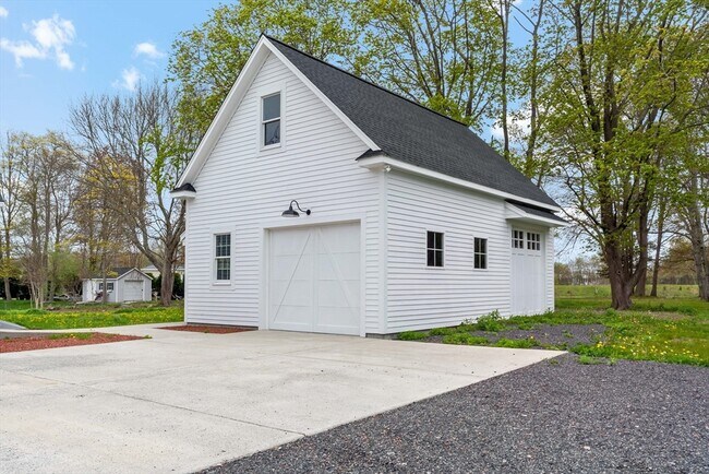 Building Photo - 539 Maple Ave