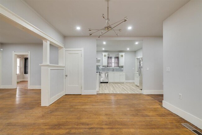 Building Photo - 726 NW 24th St