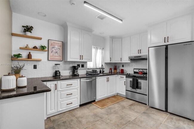 Building Photo - 3225 SW 58th Ave