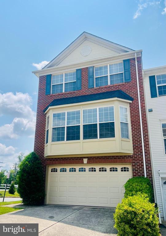 Building Photo - 6351 Regal Oak Dr