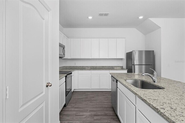 Building Photo - 552 Bay Leaf Dr