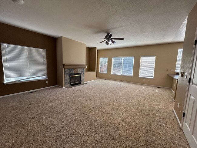 Building Photo - A Gem in Highlands Ranch