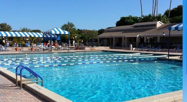 Building Photo - 2900 NW 42nd Ave