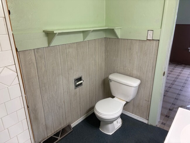 Building Photo - 1 Bedroom House with Loft