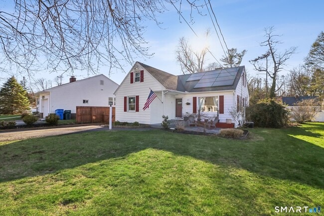 Building Photo - 27 Melrose Ave