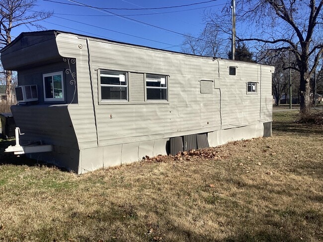 Building Photo - 105 4th Ward, AR