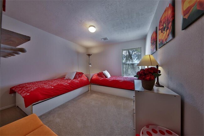 Building Photo - 39 W Sage Creek Pl
