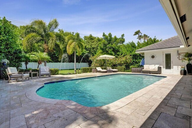 Building Photo - Boca Raton Beautifully Updated 4 Bedroom Pool Home