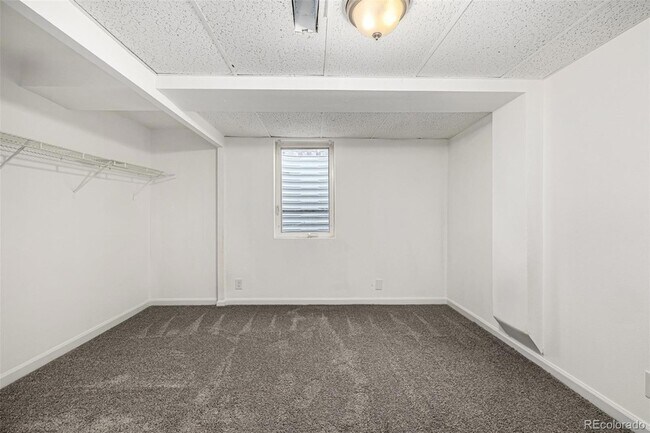 Building Photo - 1409 S Clermont St