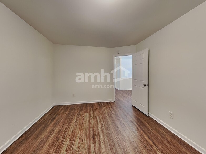 Building Photo - 836 Topaz Valley