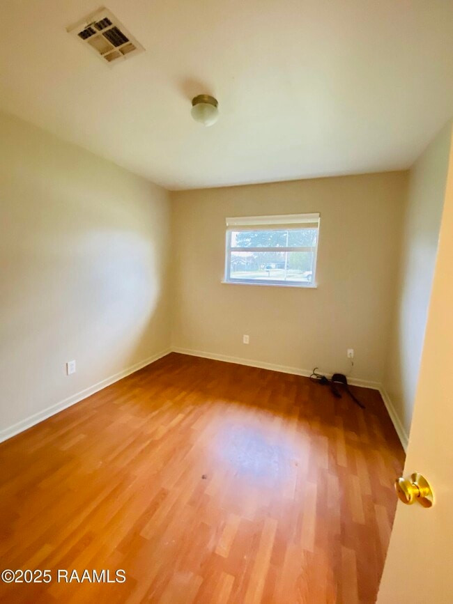 Building Photo - 1103 Dulles Dr