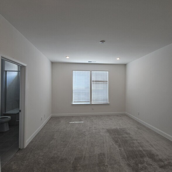 Building Photo - 3212 Drift St