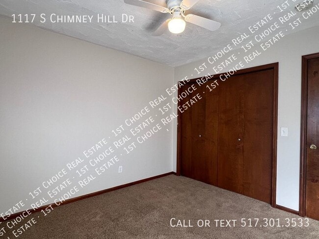 Building Photo - 1117 S Chimney Hill Dr