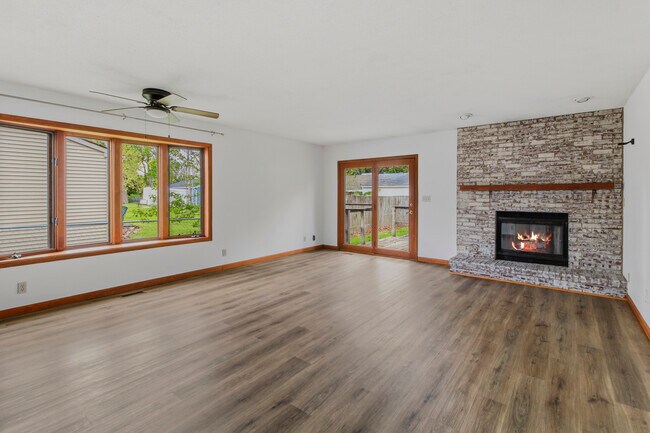 Building Photo - 3304 Halifax Dr