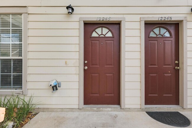 Building Photo - 12249 Abbey Glen Ln