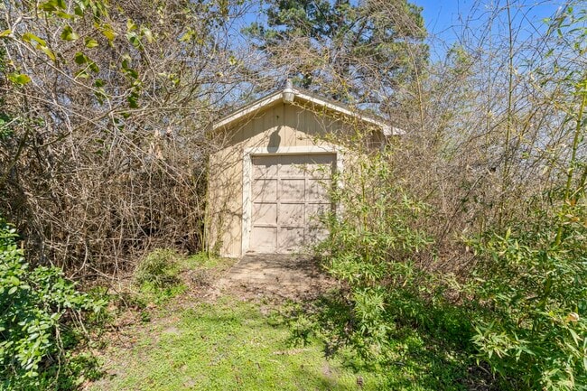 Building Photo - 18 Panorama Dr