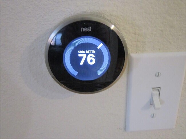 Building Photo - 1100 Emmitt Run