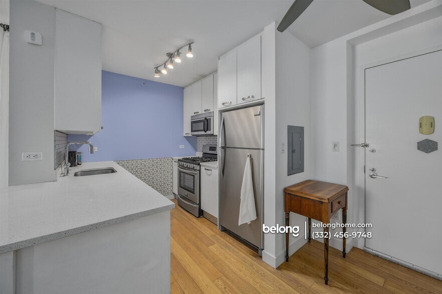 Building Photo - 8 Vanderbilt Ave