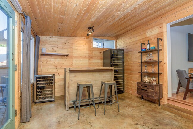 Building Photo - 16641 Gilmore St