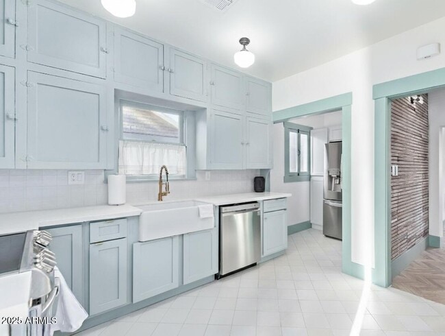 Building Photo - 2029 N 10th St