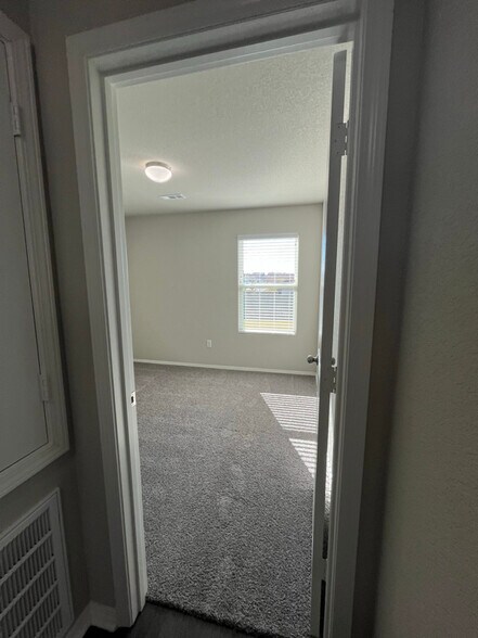 Building Photo - 36 Barn Cat Wy