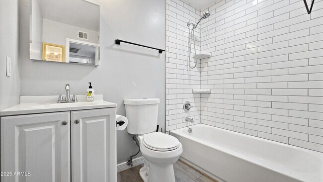 Building Photo - 6739 N 16th St