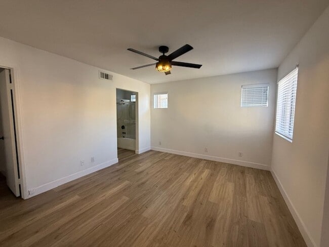 Building Photo - Dual Master Suites Condo in Foothill Ranch