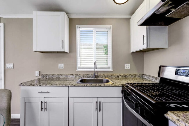 Building Photo - 341 3rd Ave