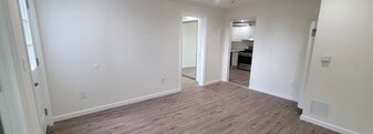 Building Photo - 648 10th Ave