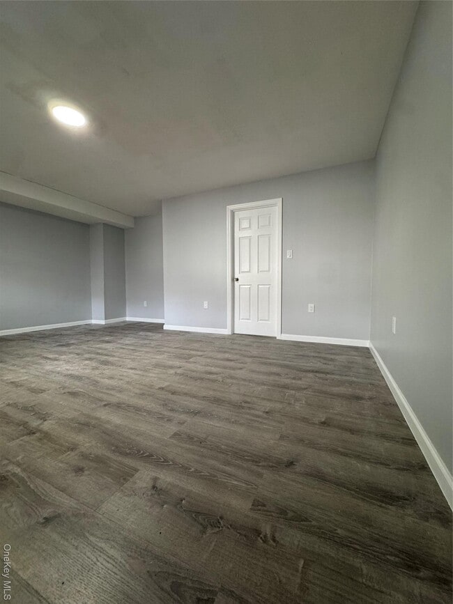 Building Photo - 771 E 216th St