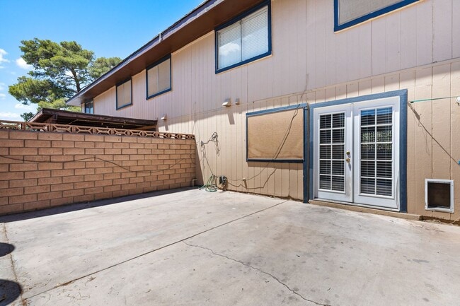 Building Photo - Spacious 3-Bed, 1.5-Bath Townhome with Oversized Private Patio in Central 89103 — Bright Bedrooms...