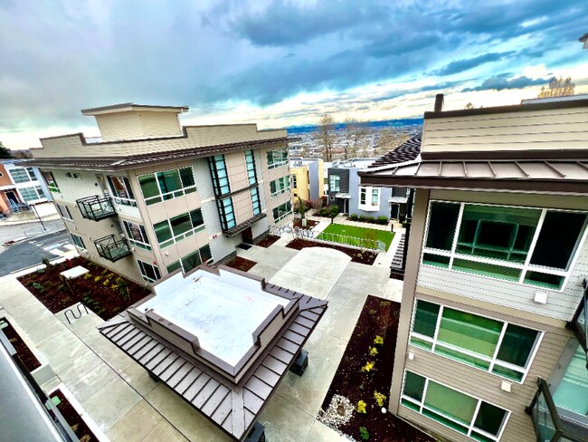 Building Photo - 2330 Yakima Ct