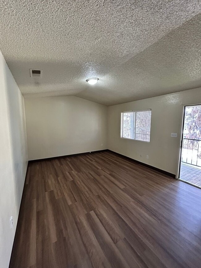 Interior Photo - 038- 3313 CHESTER LN