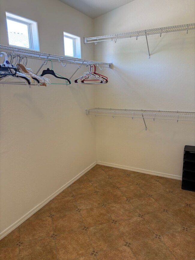 Building Photo - Unfurnished, 1 Year Minimum - Procure Only