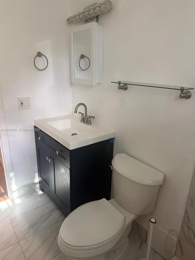 Building Photo - 160 NE 55th St