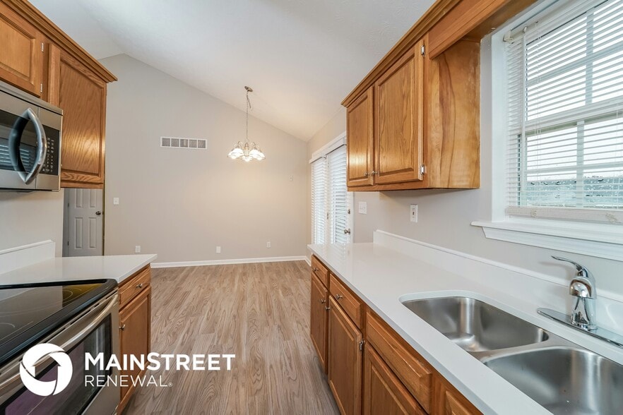 Building Photo - 9305 Pinto Ct